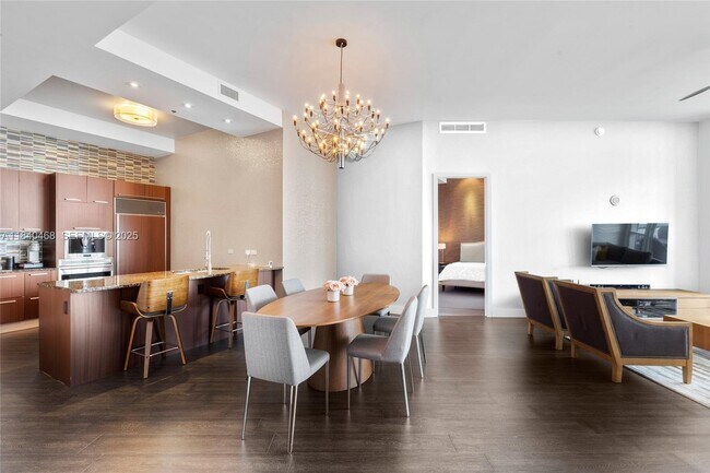 Building Photo - 16001 Collins Ave