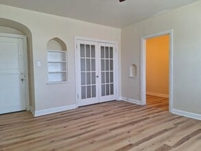 Building Photo - 24 S 500 E