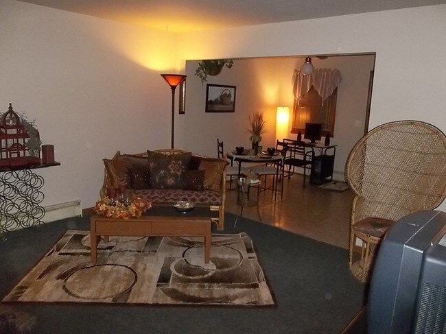 Building Photo - 101 W Church St