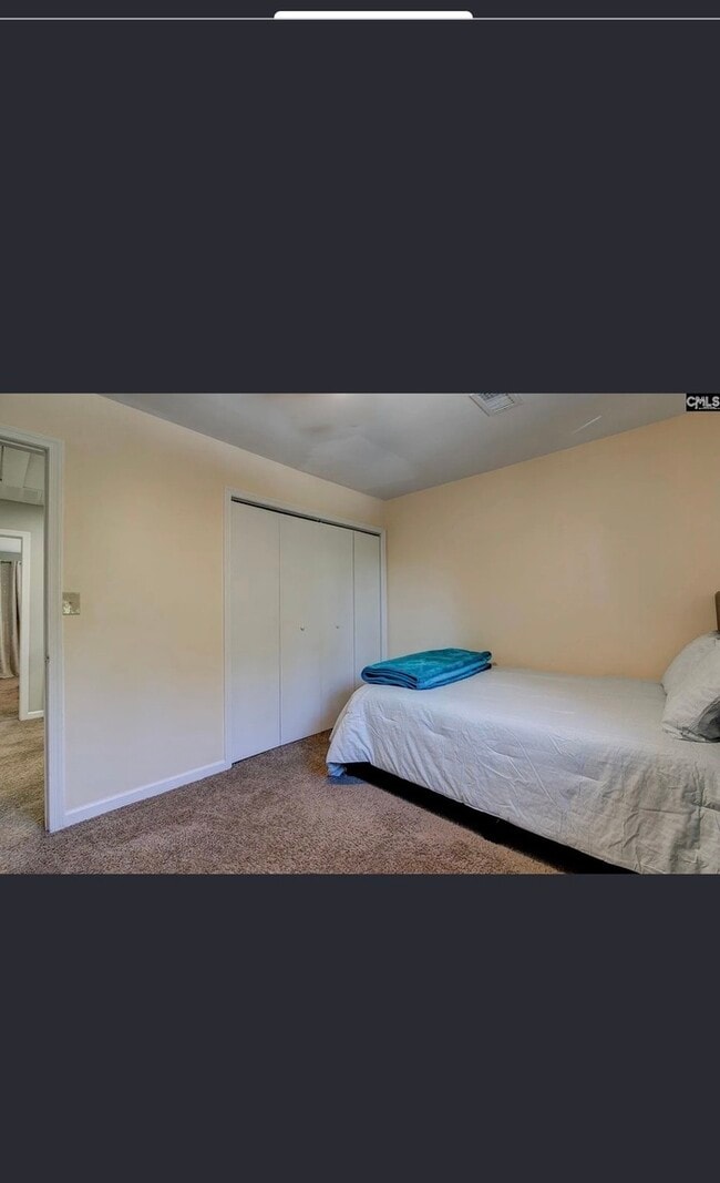 Building Photo - 177 Lionsgate Dr