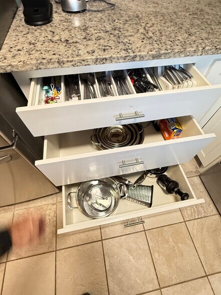 Full furnished kitchen - 1226 Amanda Dr