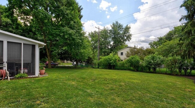 Building Photo - 303 Greenglade Ave