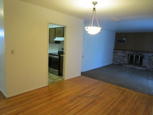 Building Photo - 2039 Barbour Dr