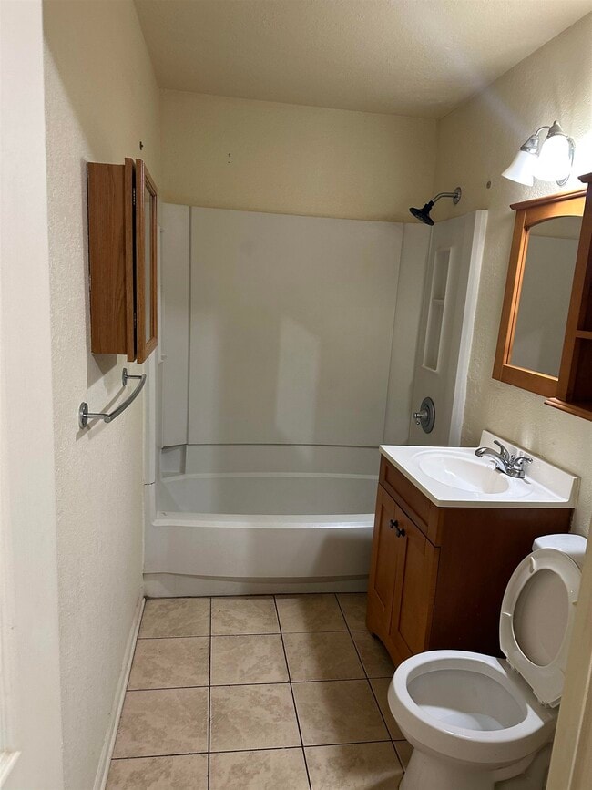 Building Photo - 317 Mabry St