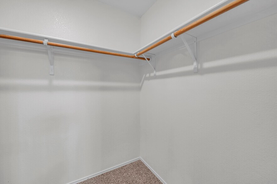 Building Photo - 5421 Teal Dr