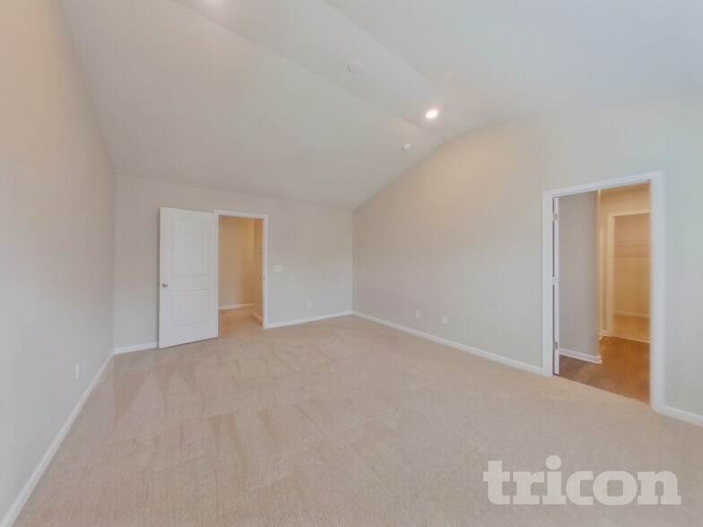 Building Photo - 2170 Southlea Dr