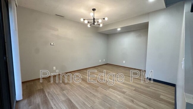 Building Photo - 1821 Ridgehaven Ct