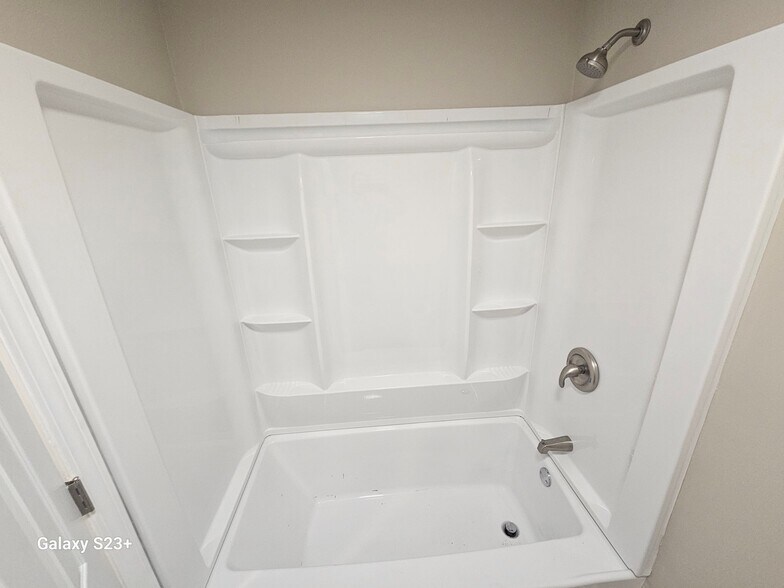 Building Photo - 13 Acme St