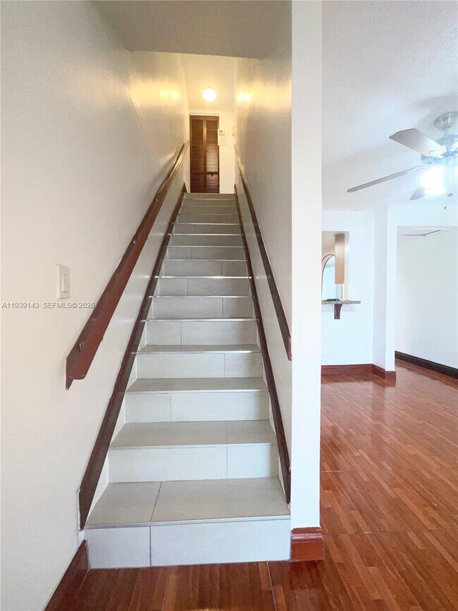 Building Photo - 840 SW 105th Ave