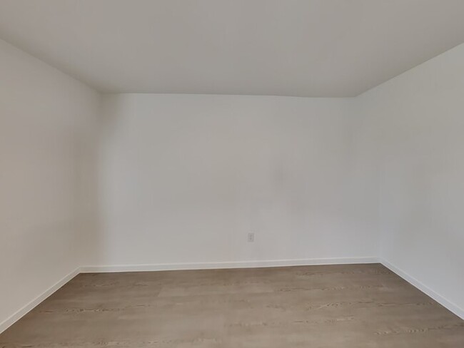 Building Photo - Welcome Home!