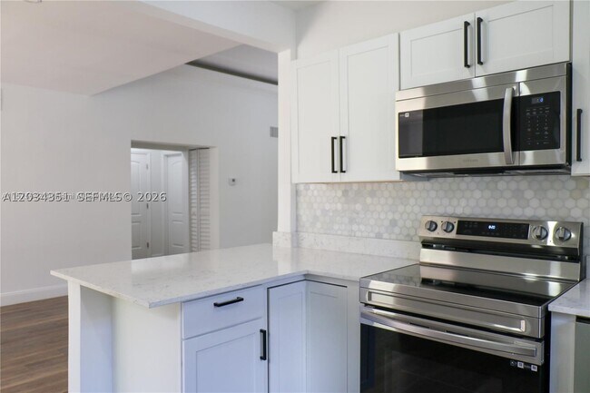Building Photo - 311 NE 90th St