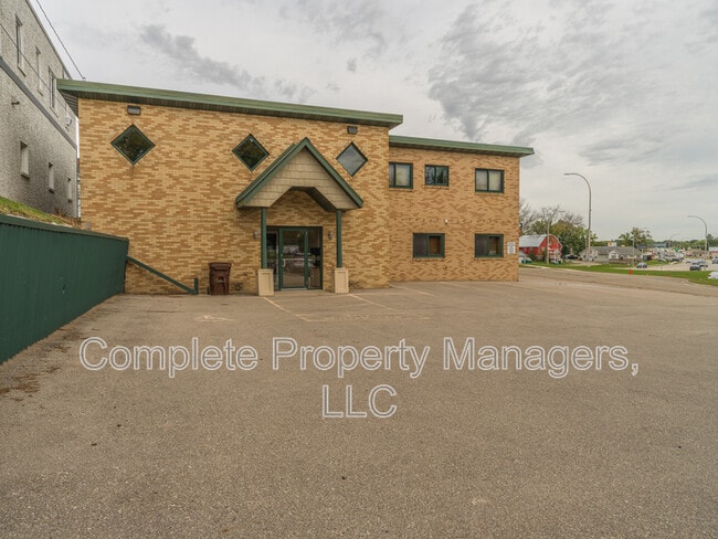 Building Photo - 222 E Main St