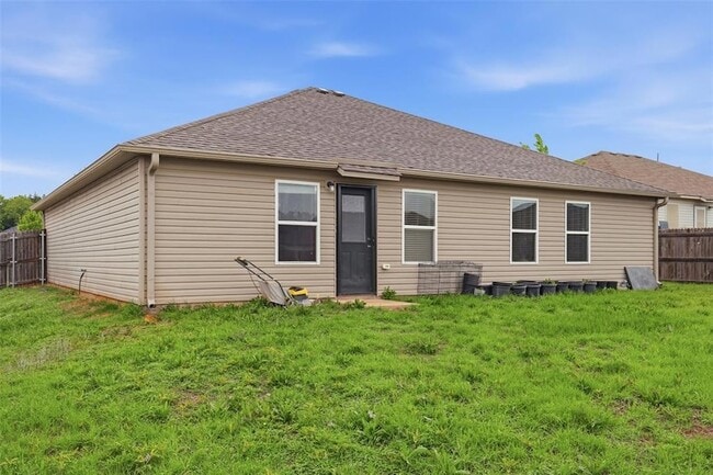 Building Photo - 1200 Granite Ln