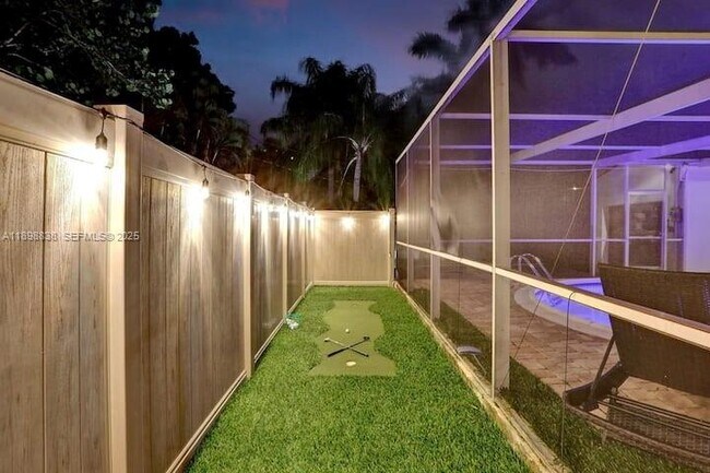 Building Photo - 1321 S 16th Ave