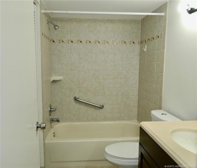 Building Photo - 2506 SE Anchorage Cove