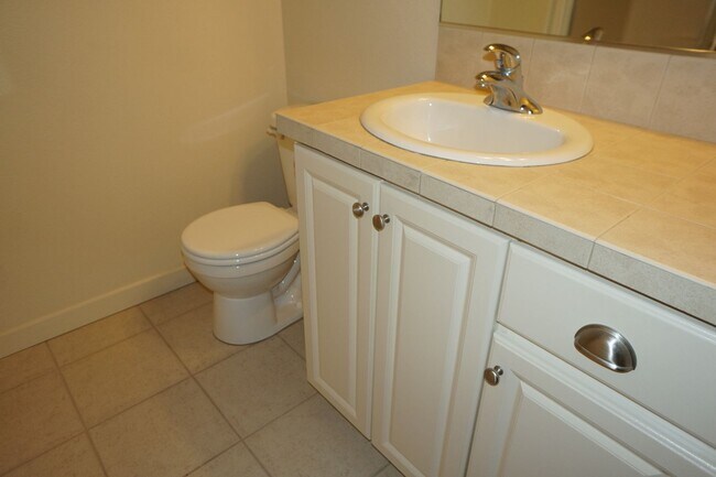 Building Photo - Beaverton Luxury Condo - Tanasbourne area