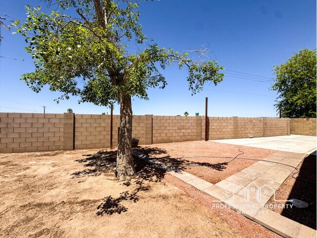 Building Photo - “Cozy 3-Bedroom, 2-Bathroom Home in Desert Oasis”