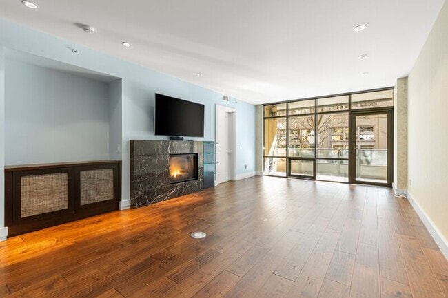 Building Photo - 311 NW 12th Ave