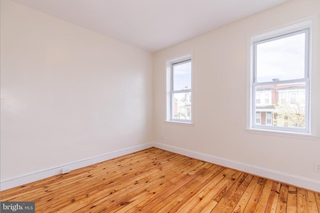 Building Photo - 122 S Loudon Ave