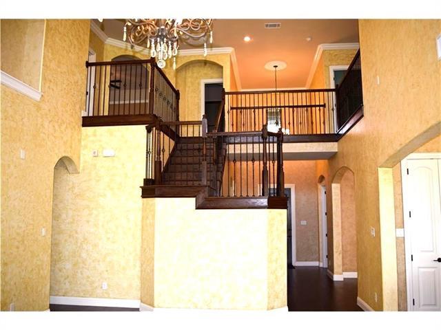 Building Photo - 115 Oakwood Ln