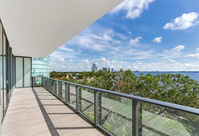 Building Photo - 2912 W Santiago St