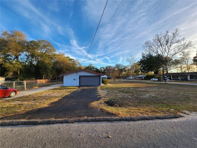 Building Photo - 3409 NE 22nd Ct