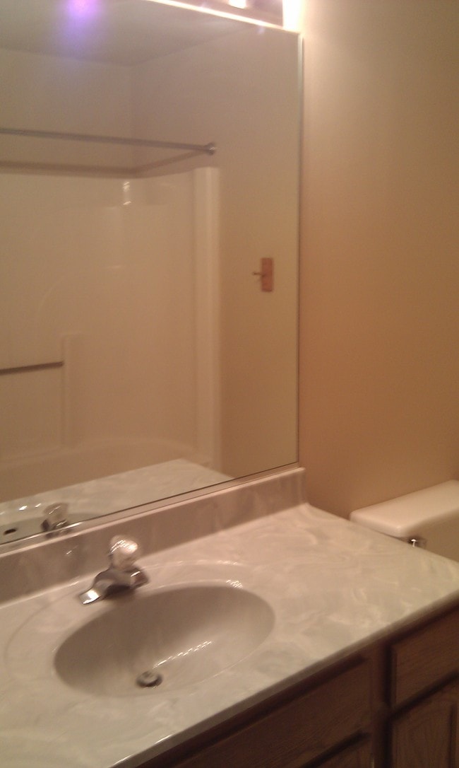 Building Photo - 280 WoodridgeUnit C