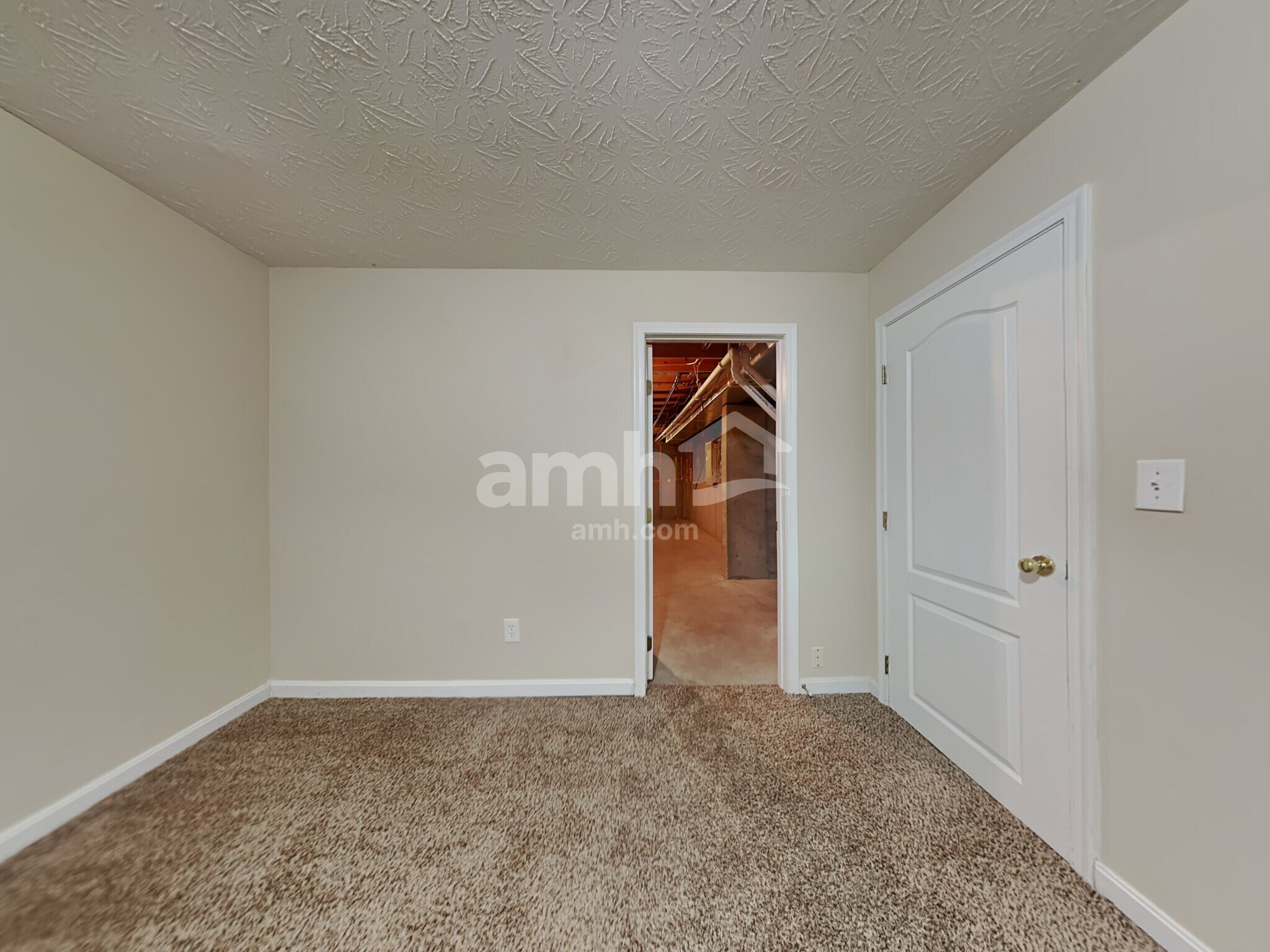 Building Photo - 6259 Castle Oak Dr