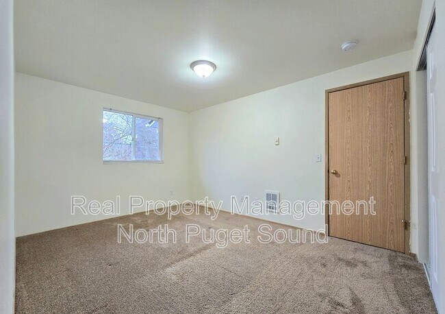 Building Photo - 4505 100th St NE