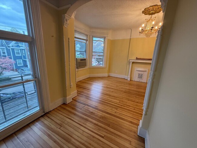 Building Photo - 223 Harrison Ave