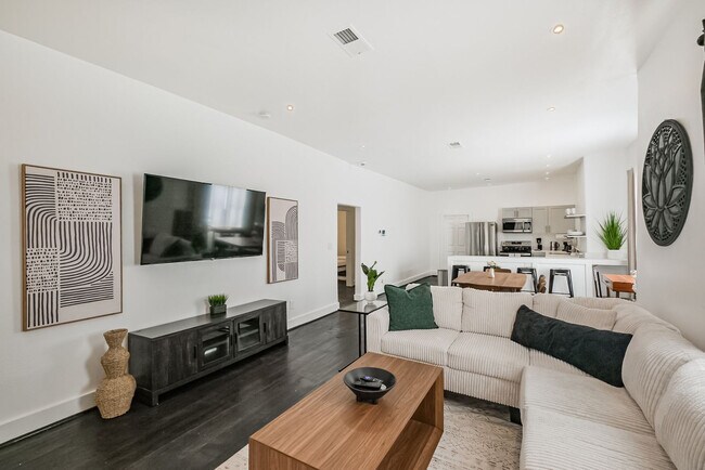 Building Photo - 3309 Webster St