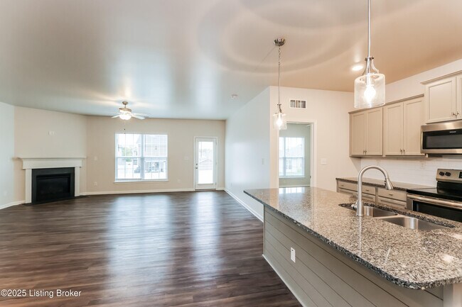 Building Photo - 11912 Parkside Vista Ln