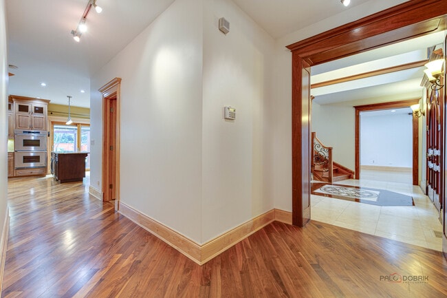 Building Photo - 339 Taft Ct