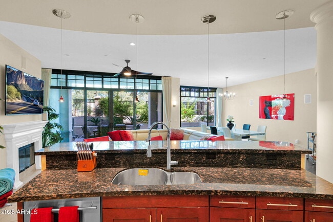 Building Photo - 8 Biltmore Estates Dr