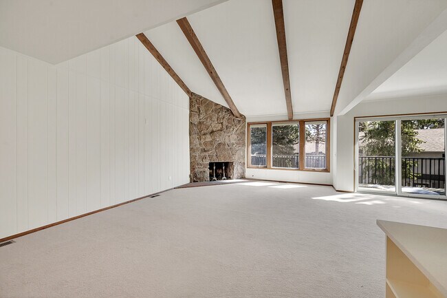 Building Photo - 2356 S Hiwan Dr