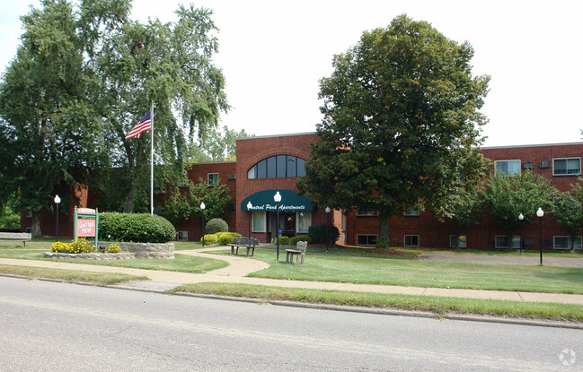 Building Photo - Central Park Apartments