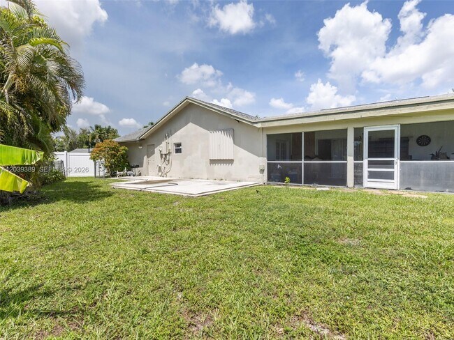 Building Photo - 19323 Carolina Cir