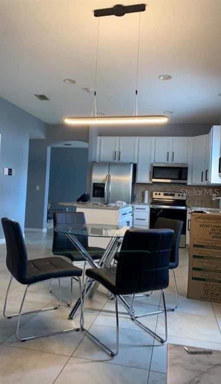 Building Photo - 13260 Phoenix Dr