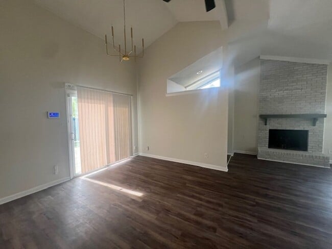 Building Photo - 5913 Rustlewood Dr