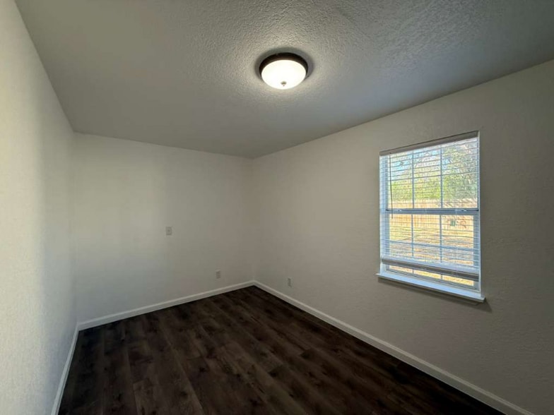 Building Photo - 2503 Jupe Dr