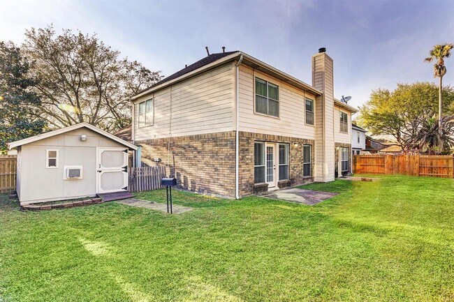 Building Photo - 3911 Spring Garden Dr