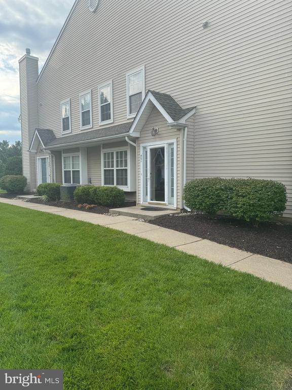 Building Photo - 401 Kirby Way