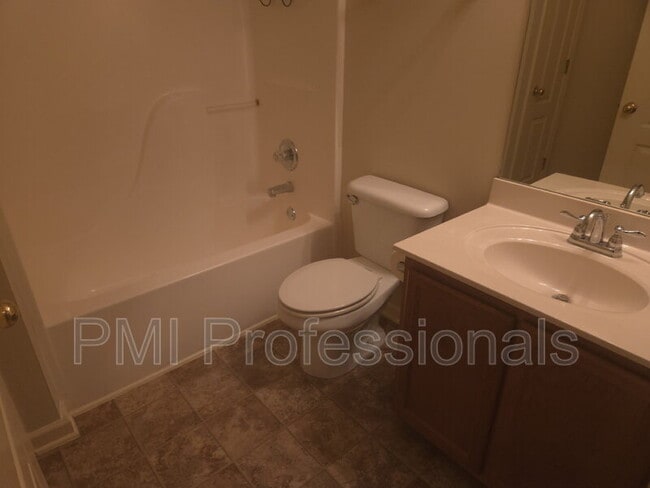 Building Photo - 2303 Keegan Dr