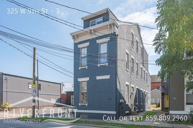 Building Photo - 325 W 9th St