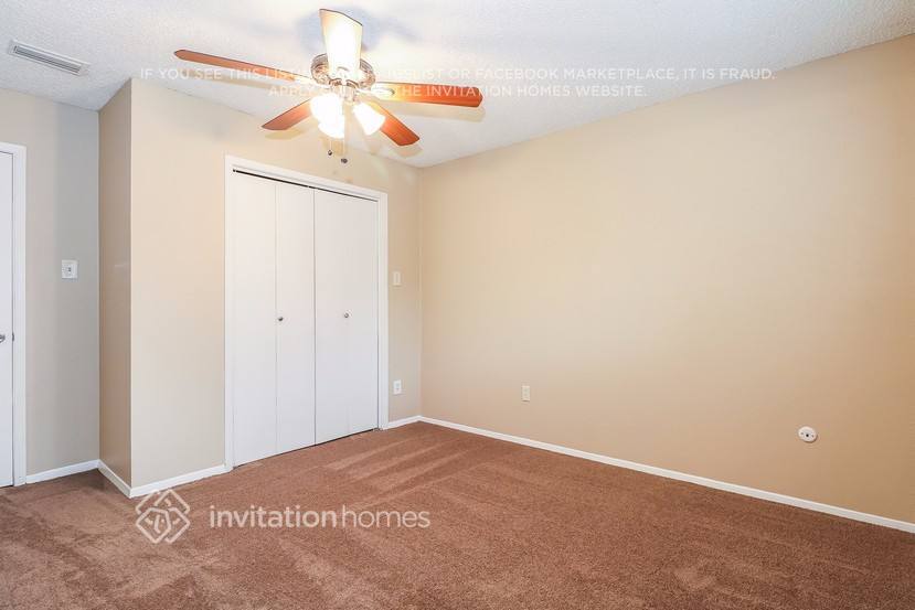 Building Photo - 5411 Vermillion Trail