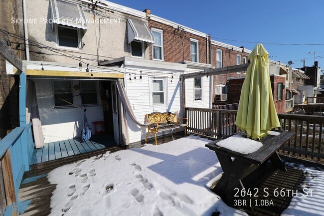 Building Photo - 2642 S 66th St