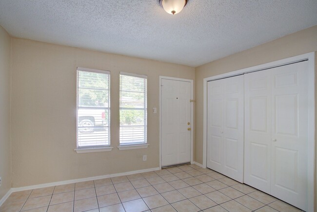 Building Photo - N. Cooper Duplex