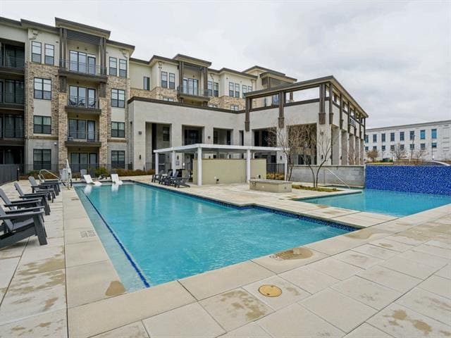 Building Photo - 2700 Old Denton Rd