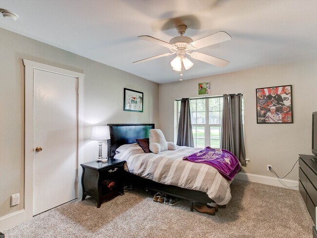 Building Photo - 3705 Brighton Rd