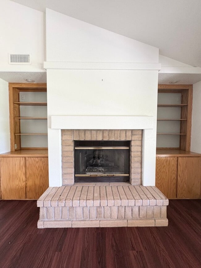 Building Photo - Executive Home in Gold Hills!